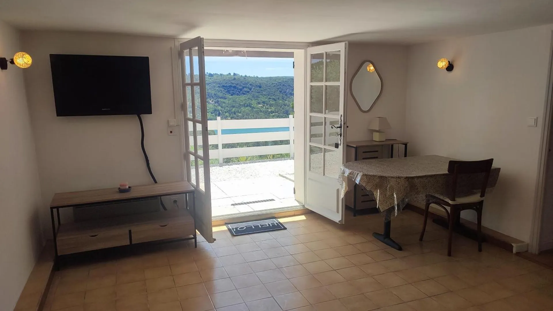 Appartement Les Reflets du Lac à Esparron-de-Verdon France