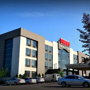 Grand Times - Aeroport De Hotel Ville de Québec
